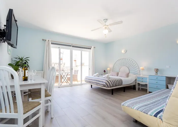 Mariners - Bright And Stylish - Walk To The